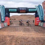 Luis León Sánchez se impone en la segunda etapa de la Titan Desert