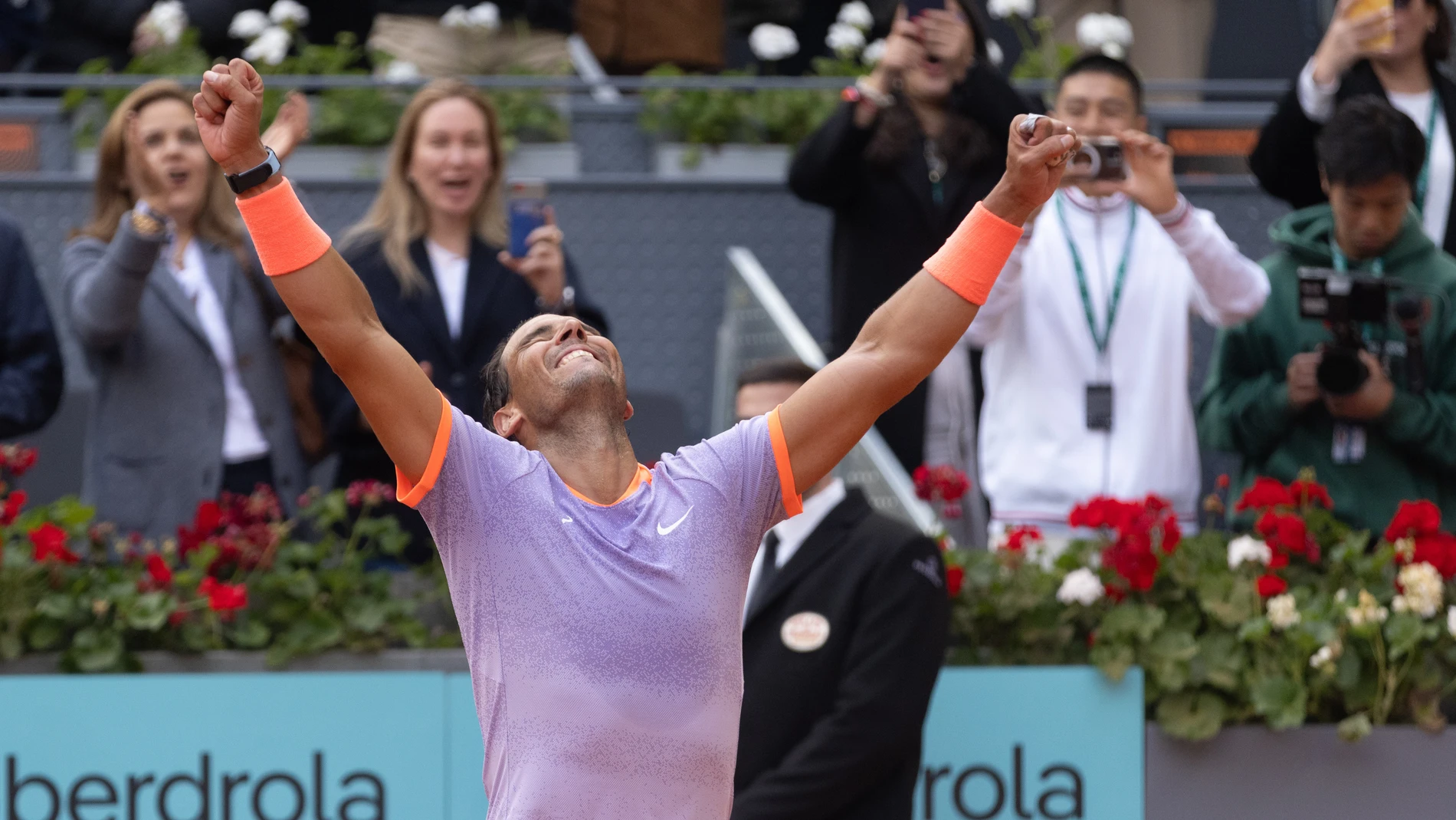 Nadal celebra su victoria ante Pedro Cachín en la Manolo Santana
