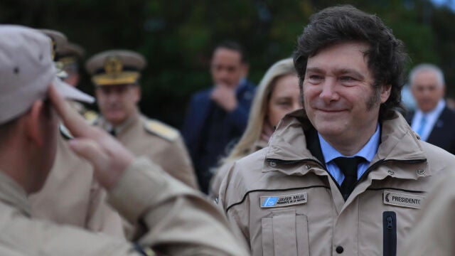 Javier Milei da la bienvenida a un buque de EE.UU. que patrullará en el Atlántico sur