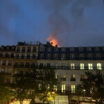 Tres muertos en el incendio de un inmueble en el centro de París, dos bomberos heridos