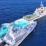 Filipinas acusa a China de dañar un buque con el uso de cañones de agua en el mar de China Meridional, en una foto de archivo