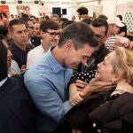 Pedro Sánchez irrumpe por sorpresa en la Feria de Abril de Barcelona