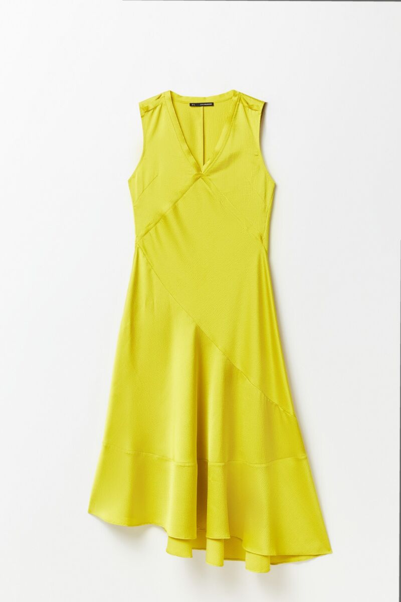 Vestido satinado.