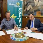 Firma del convenio entre Interfresa y Caja Rural del Sur 