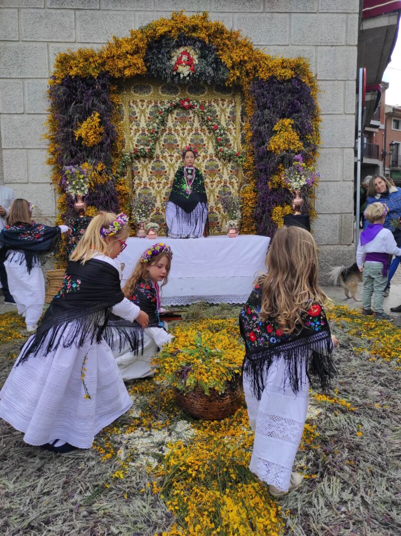 La fiesta de las mayas en Colmenar