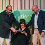 Estefanía Trobajo recibe el galardón