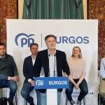 Francisco Vázquez junto a Isabel Blanco, Borja Iglesias y Ángel Ibáñez en el acto celebrado en Burgos
