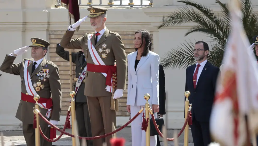 Los Reyes Felipe y Letizia en la Academia Militar de Zaragoza