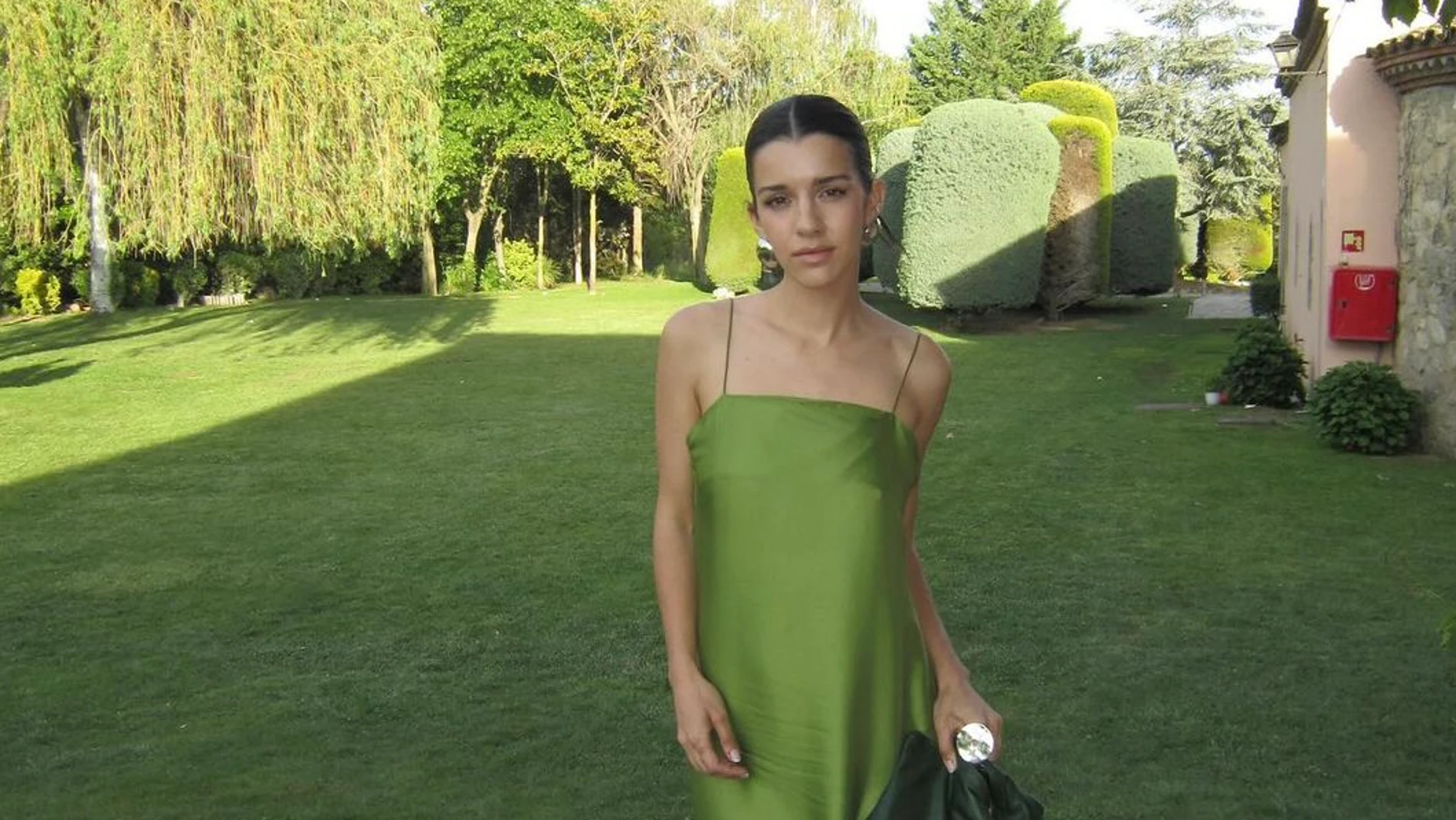 Los looks de invitada perfecta de nuestras influencers favoritas