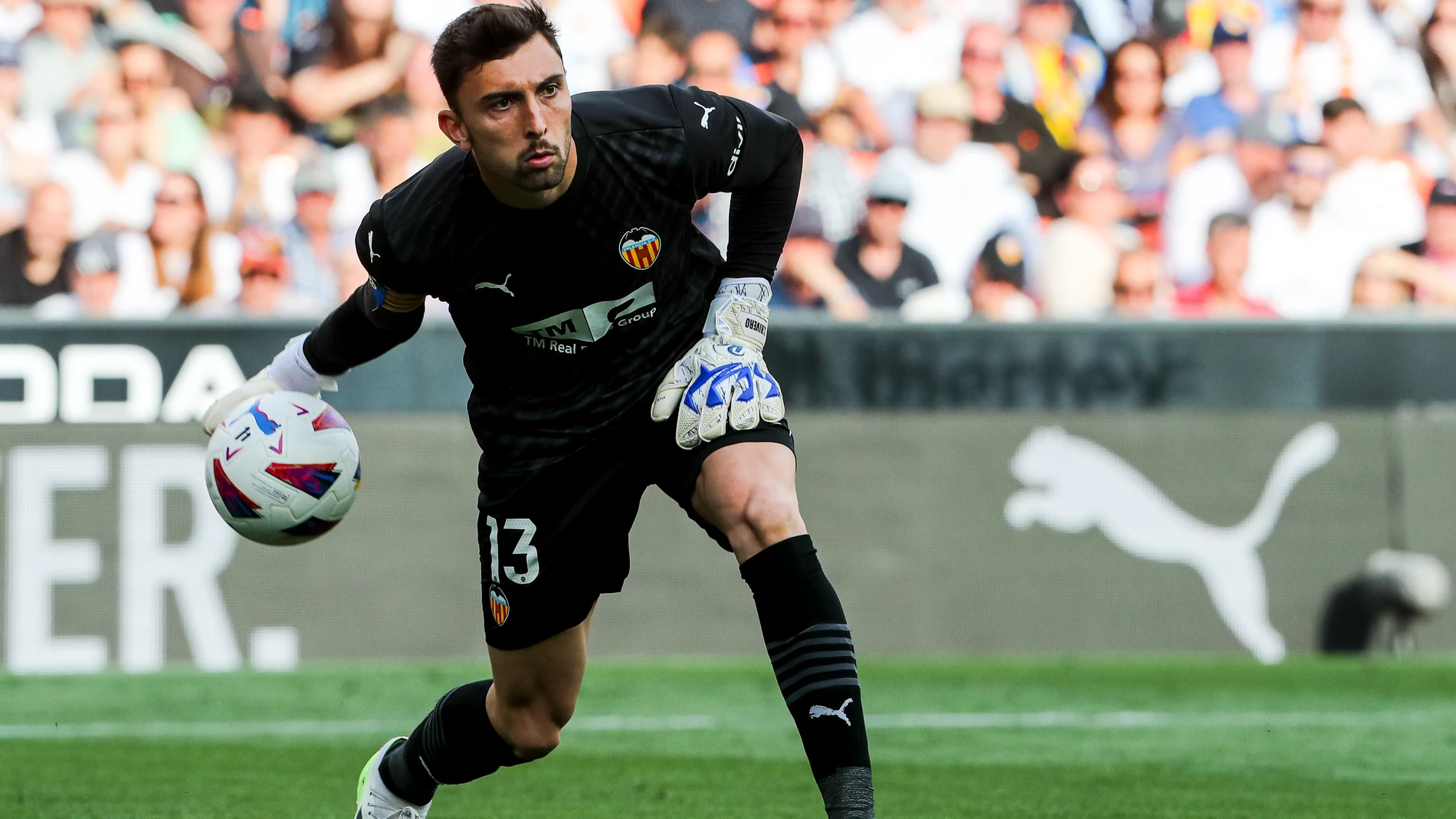 Cristian Rivero of Valencia in action during the Spanish league, La Liga EA Sports, football match played between Valencia CF and Real Deportivo Alaves at Mestalla stadium on May 5, 2024, in Valencia, Spain. AFP7 05/05/2024 ONLY FOR USE IN SPAIN