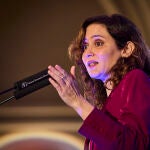 La presidenta de la Comunidad de Madrid, Isabel Díaz Ayuso presenta al portavoz del PP en el Congreso, Miguel 