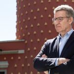 Feijóo anuncia que el PP volverá a salir a la calle en la segunda quincena de mayo a "defender la democracia"