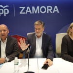 El Partido Popular de Zamora reúne a su Comité Ejecutivo para aprobar del Comité de Campaña para las Elecciones al Parlamento Europeo del 9-J. Participan el secretario autonómico del PP de Castilla y León, Francisco Vázquez, y la coordinadora del Comité Regional de Campaña, Isabel Blanco.