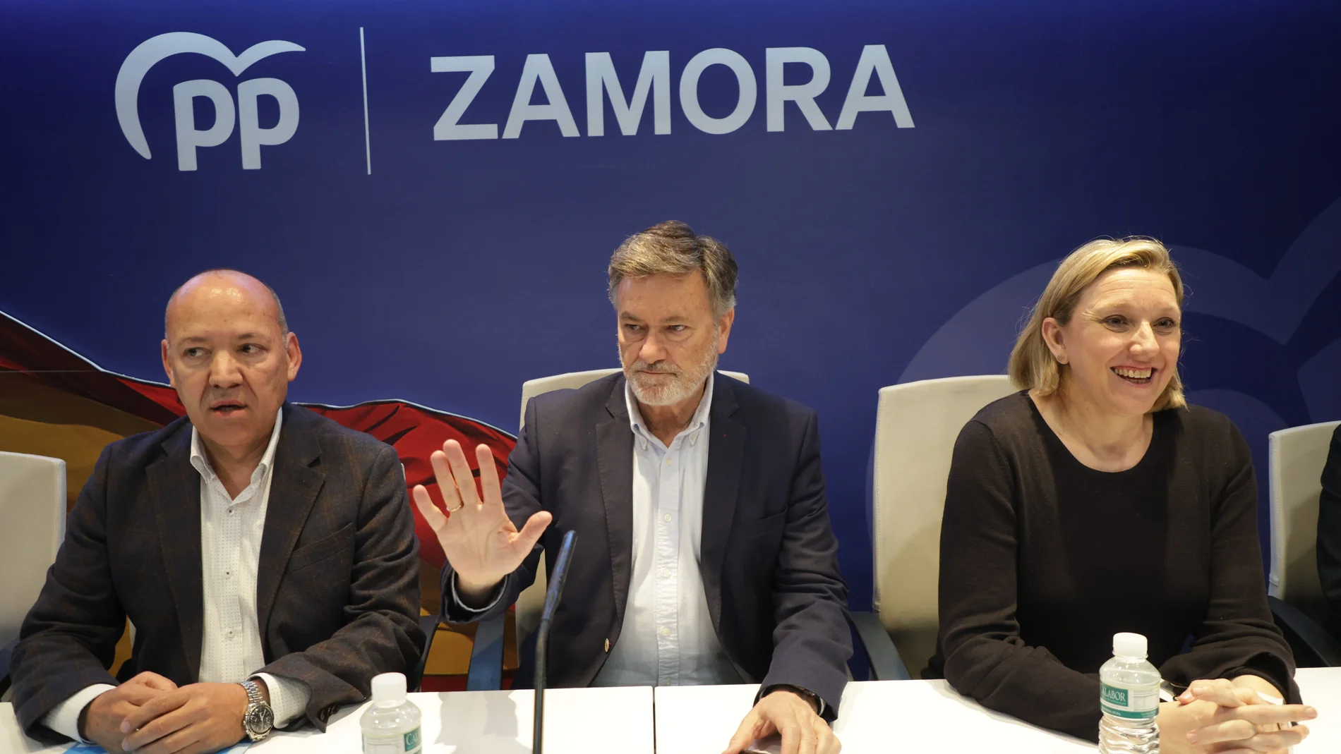 El Partido Popular de Zamora reúne a su Comité Ejecutivo para aprobar del Comité de Campaña para las Elecciones al Parlamento Europeo del 9-J. Participan el secretario autonómico del PP de Castilla y León, Francisco Vázquez, y la coordinadora del Comité Regional de Campaña, Isabel Blanco.