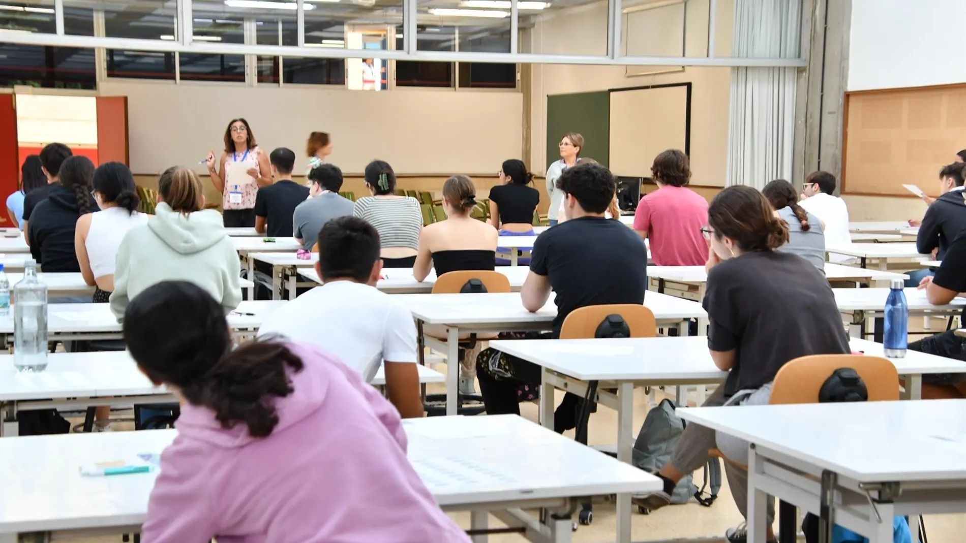 ASTURIAS.-Escuela de Todos concluye que un alumno puede aprobar o suspender la EBAU dependiendo de la CC.AA donde se examine