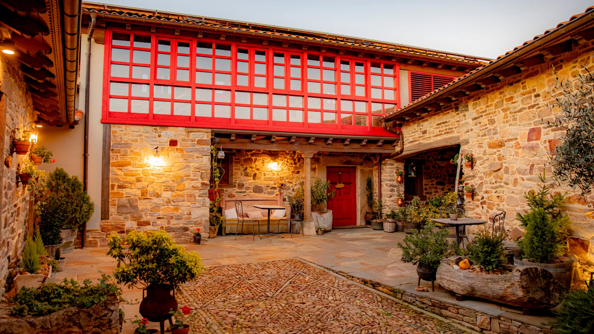 Patio del Hotel Rural Vía Avis