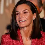 La Reina Letizia en zapatillas.