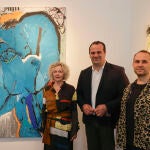 El diputado de Cultura, David Mingo, junto a la vicerrectora de Estudiantes, Celia Aramburu, y el profesor de la Facultad de Bellas Artes, Diego del Pozo, presentan la XXVII Premios San Marcos