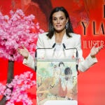 La reina Letizia preside el acto de entrega de la 46 edición de los premios SM de Literatura Infantil y Juvenil 'El Barco de Vapor' y 'Gran Angular'