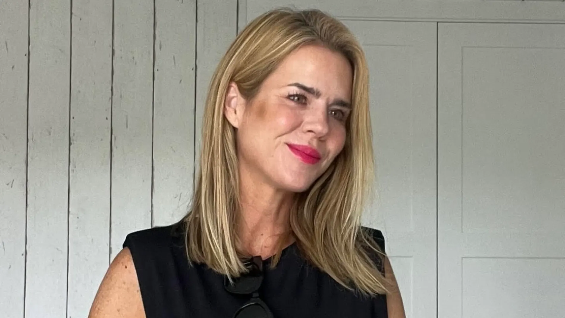 Amelia Bono con un total look negro.