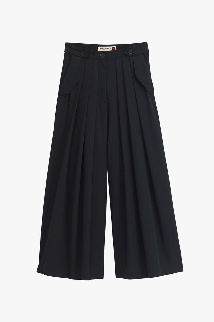Pantalones muy anchos.