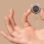 El primer chip de Neuralink implantado en el cerebro de un humano comienza a desprenderse.