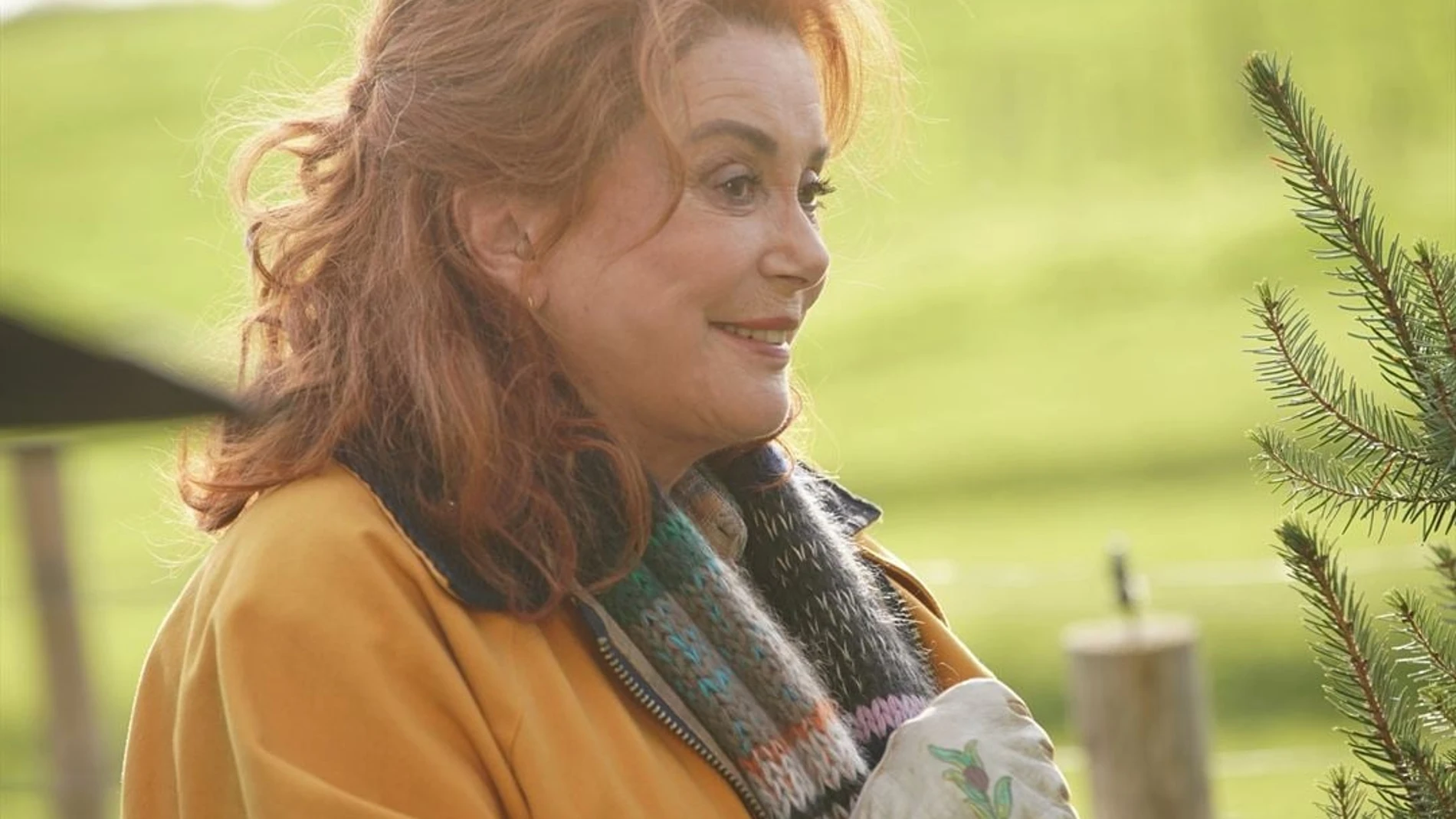 Crítica de "Aquellos maravillosos días": Catherine Deneuve, con un par de huevos y más ★★★