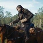 Política, primates y prodigio técnico: el éxito inesperado de "El reino del planeta de los simios"