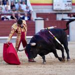 Tremendo derechazo de Urdiales al tercero 