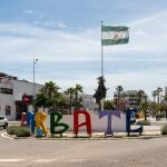 Los vecinos de Barbate muestran su hartazgo por la criminalización constante del pueblo