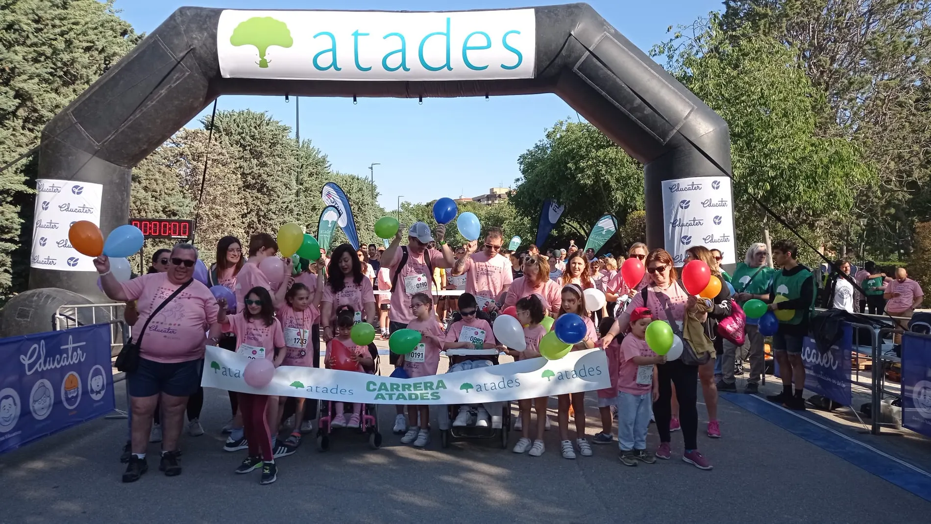 Récord de corredores solidarios con más de 3.400 participantes en la X Carrera solidaria ATADES en Zaragoza