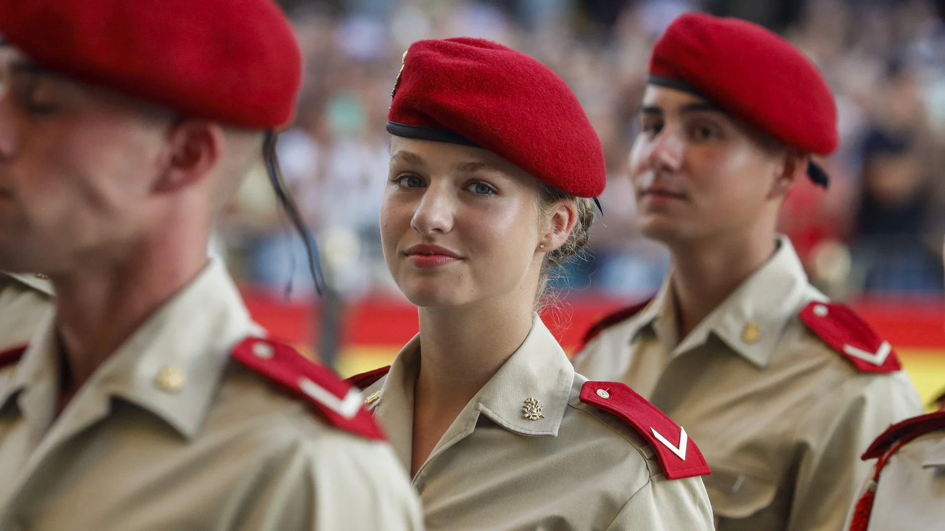 La Princesa Leonor vestida con el uniforme militar