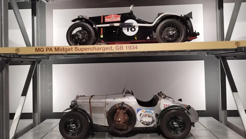 La colección de coches clásicos es impresionante