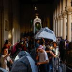 Acampada en el claustro