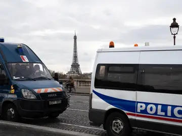 Imagen de archivo de furgones de la Policía y la Gendarmería de Francia en París Furgones de la Policía y la Gendarmería de Francia en la capital, París (archivo) (Foto de ARCHIVO)22/03/2023