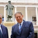 El presidente de la Fundación Premios Jaume I, Vicente Boluda (izda), y el presidente ejecutivo, Javier Quesada