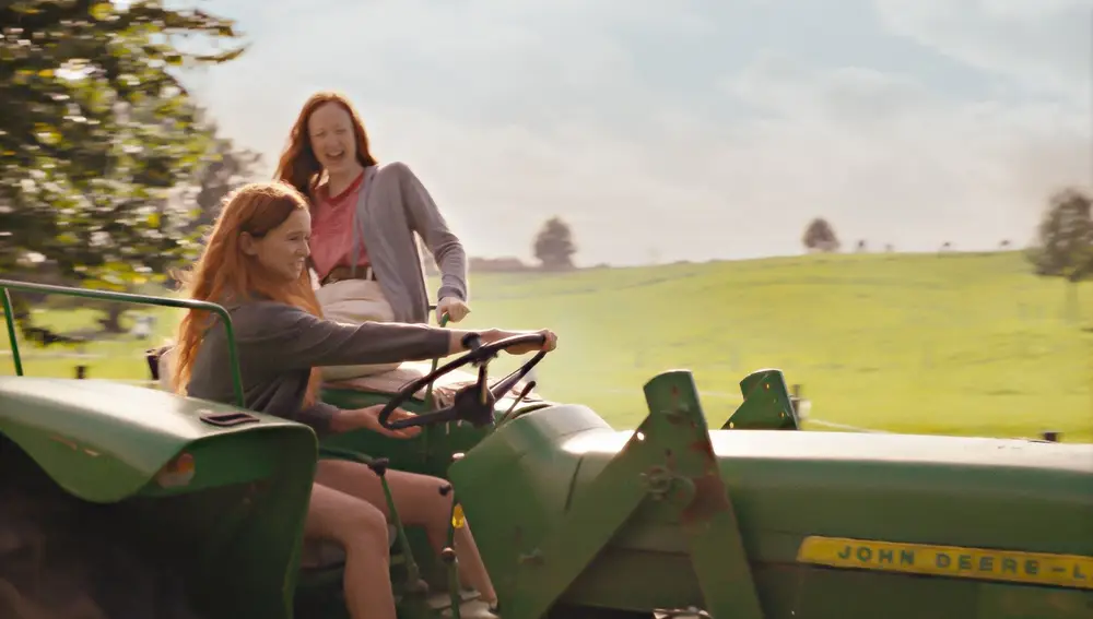 Morgan Saylor y Andrea Riseborough en "Aquellos maravillosos días"
