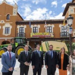 Mañueco participa en la romería de Villalón de Campos, junto a Conrado Íscar, Raquel Alonso y el alcalde José Ángel Alonso, entre otros