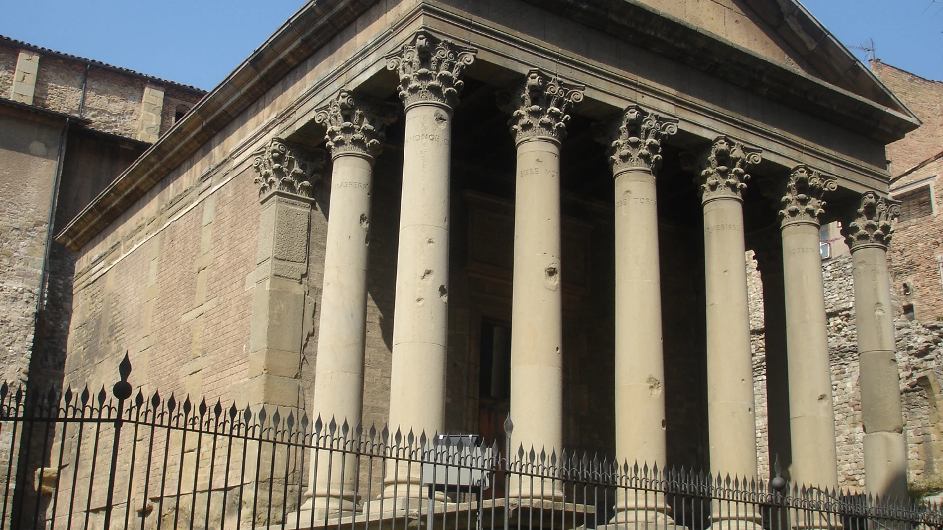 Este es el municipio de tres letras de Cataluña que tiene el templo romano mejor conservado de España