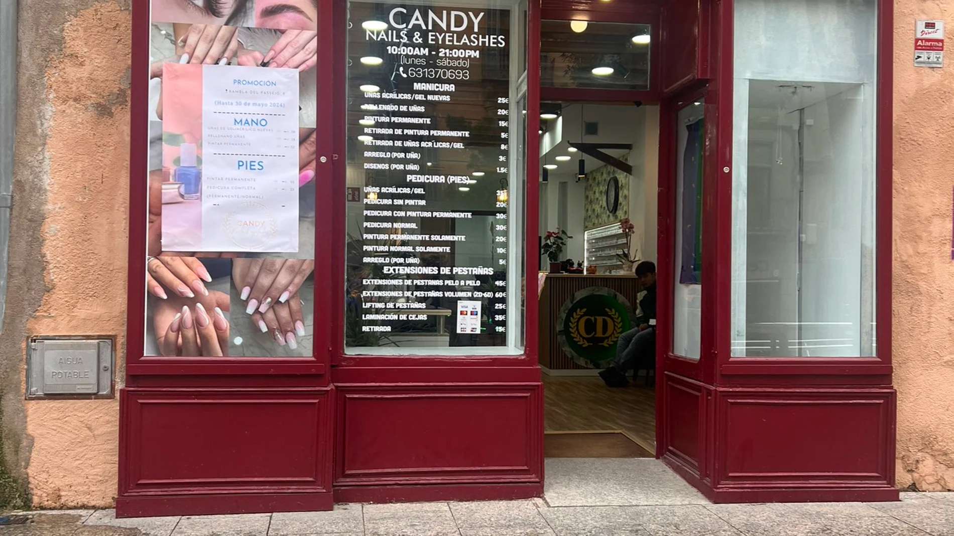 El independentismo radical amenaza comercios de Vic (Barcelona) por rotular en castellano y no en catalán