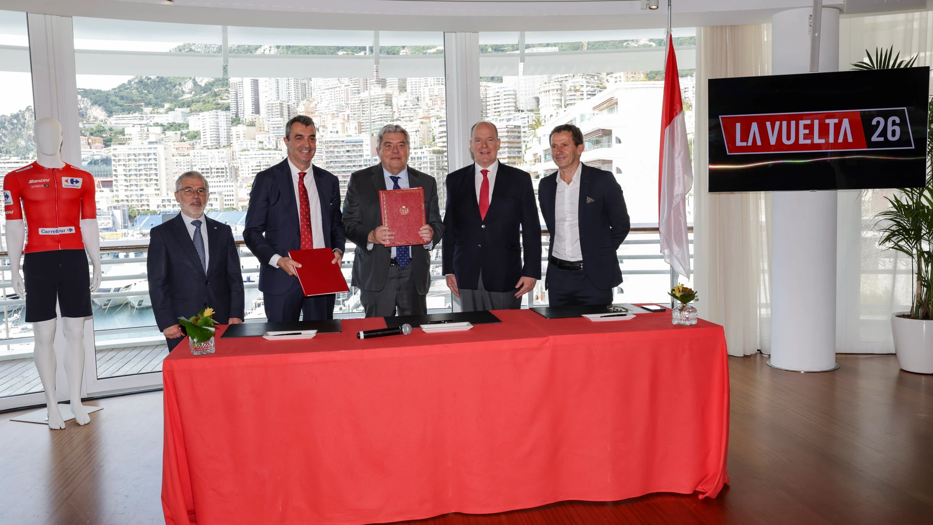 Firma del acuerdo que permitirá la salida oficial de La Vuelta 26 desde Mónaco UNIPUBLIC 16/05/2024