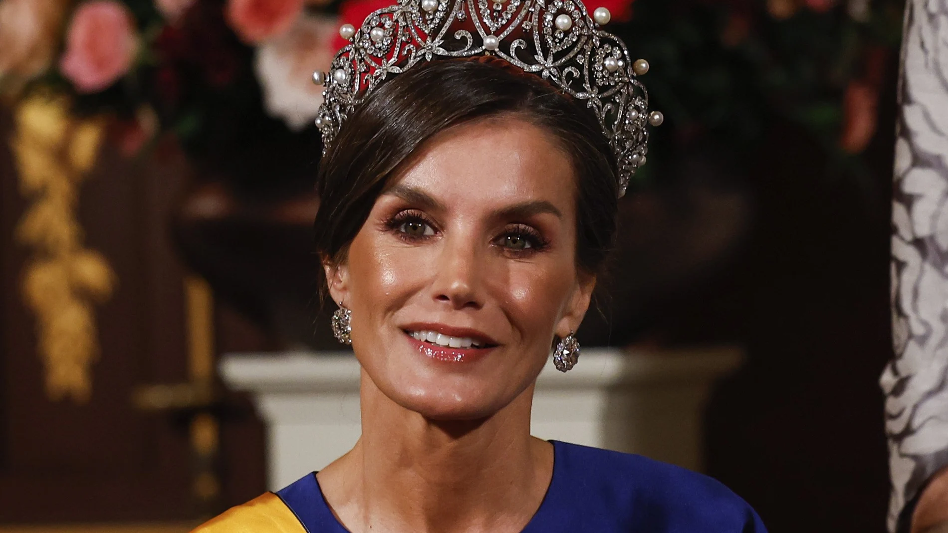 La reina de España, Letizia, durante la cena de gala con motivo de su visita de Estado a Países Bajos