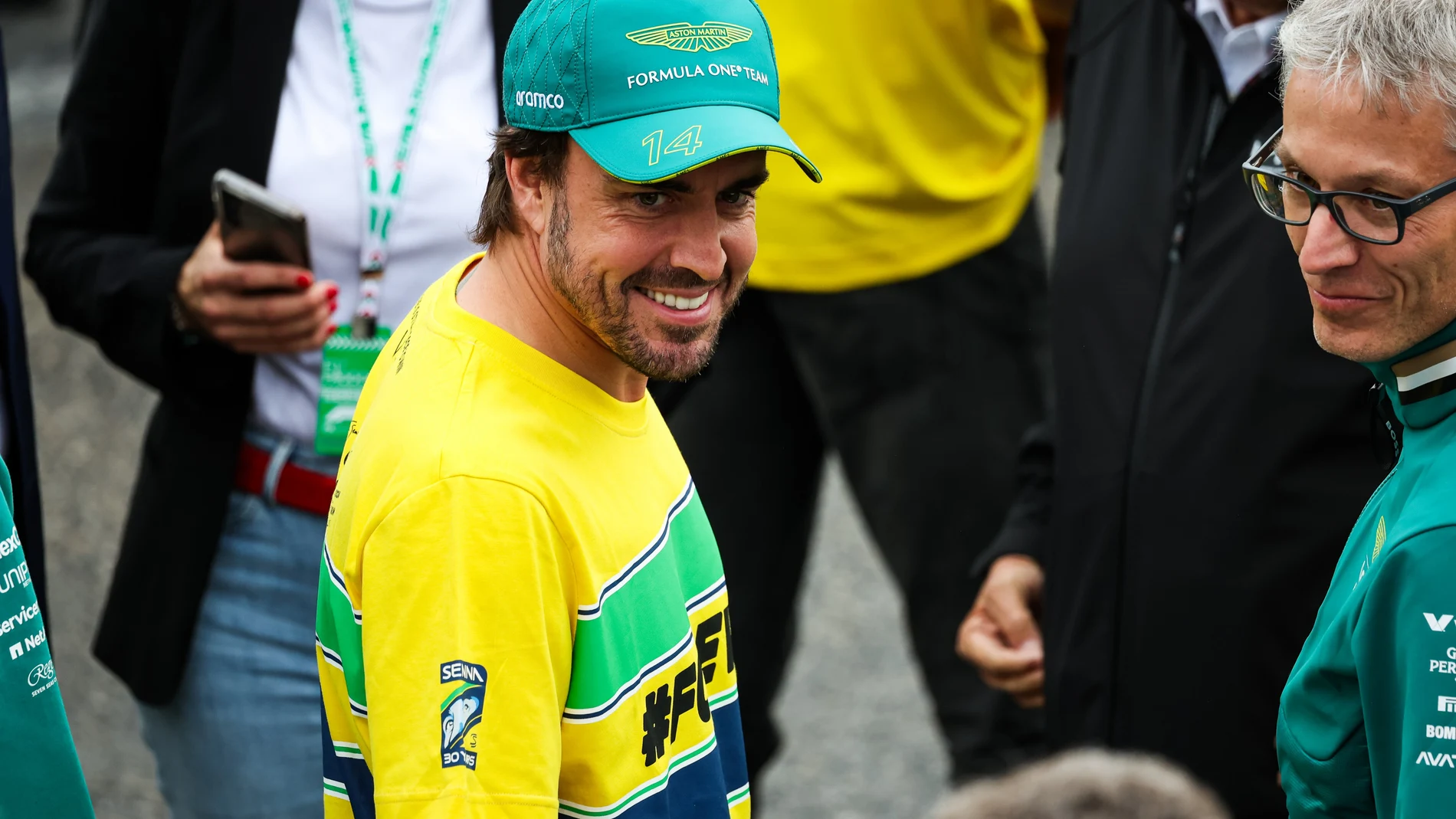 Fernando Alonso sonríe en Imola