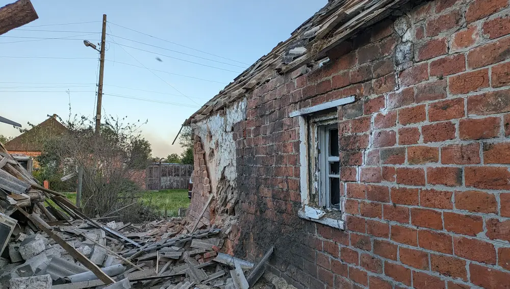Una casa destruida por ataque rusos en Jarkiv