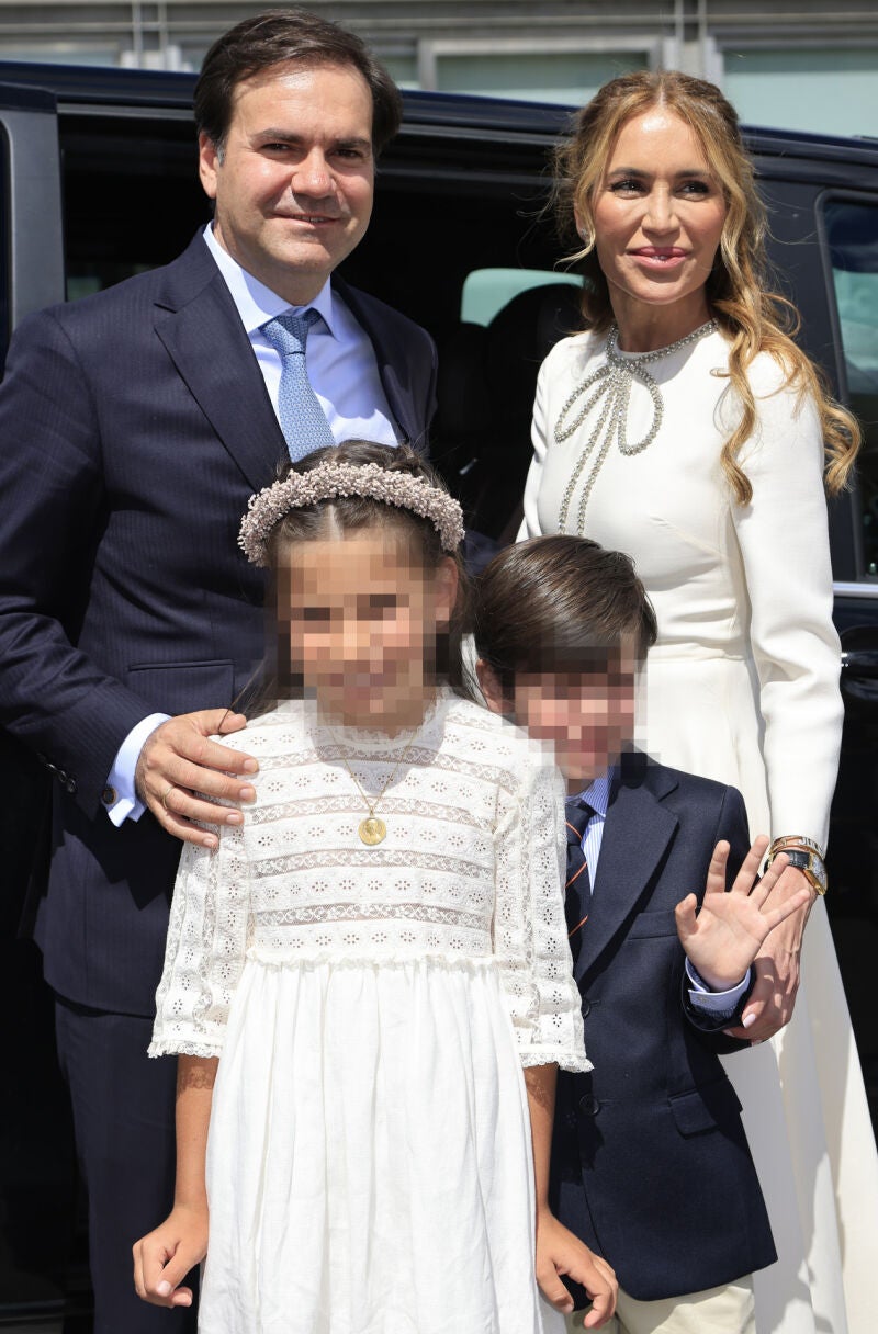 Gema Ruiz y Juan Díaz junto a sus hijos