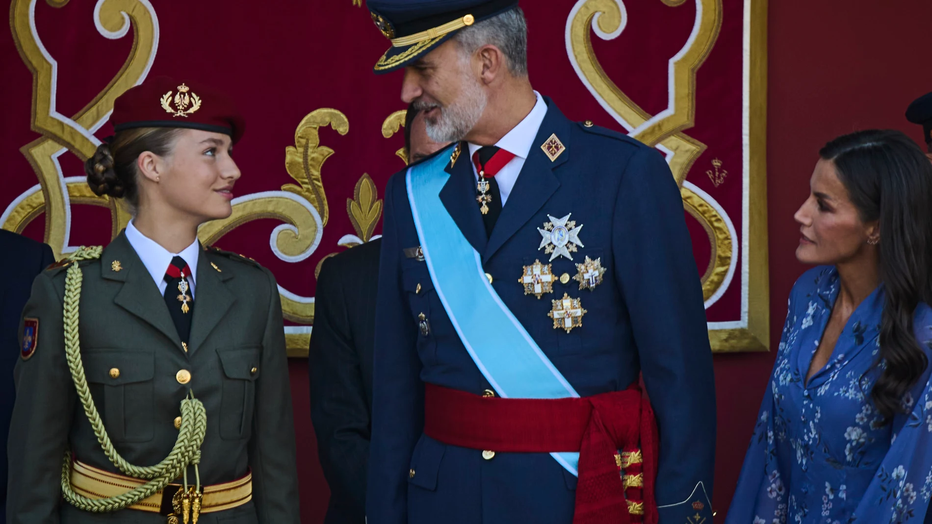 Desfile de las Fuerzas Armadas, 12 de Octubre Fiesta Nacional. Presidido por los reyes Felipe VI y Letizia y la princesa de Asturias, Leonor, con su uniforme militar.