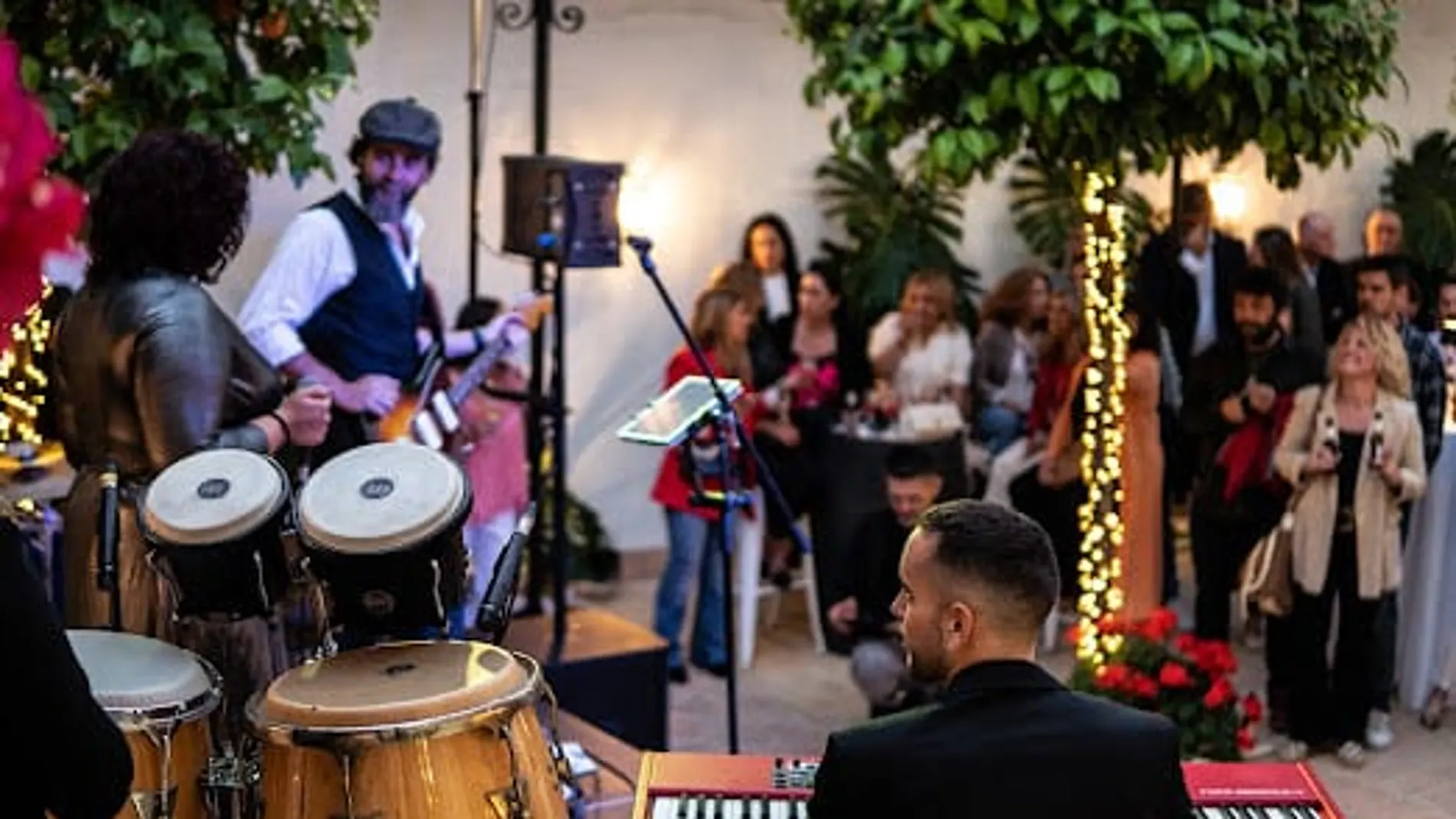 Un momento de la actuación del nuevo grupo "La Llave" en el Hotel Albariza de Sanlúcar de Barrameda