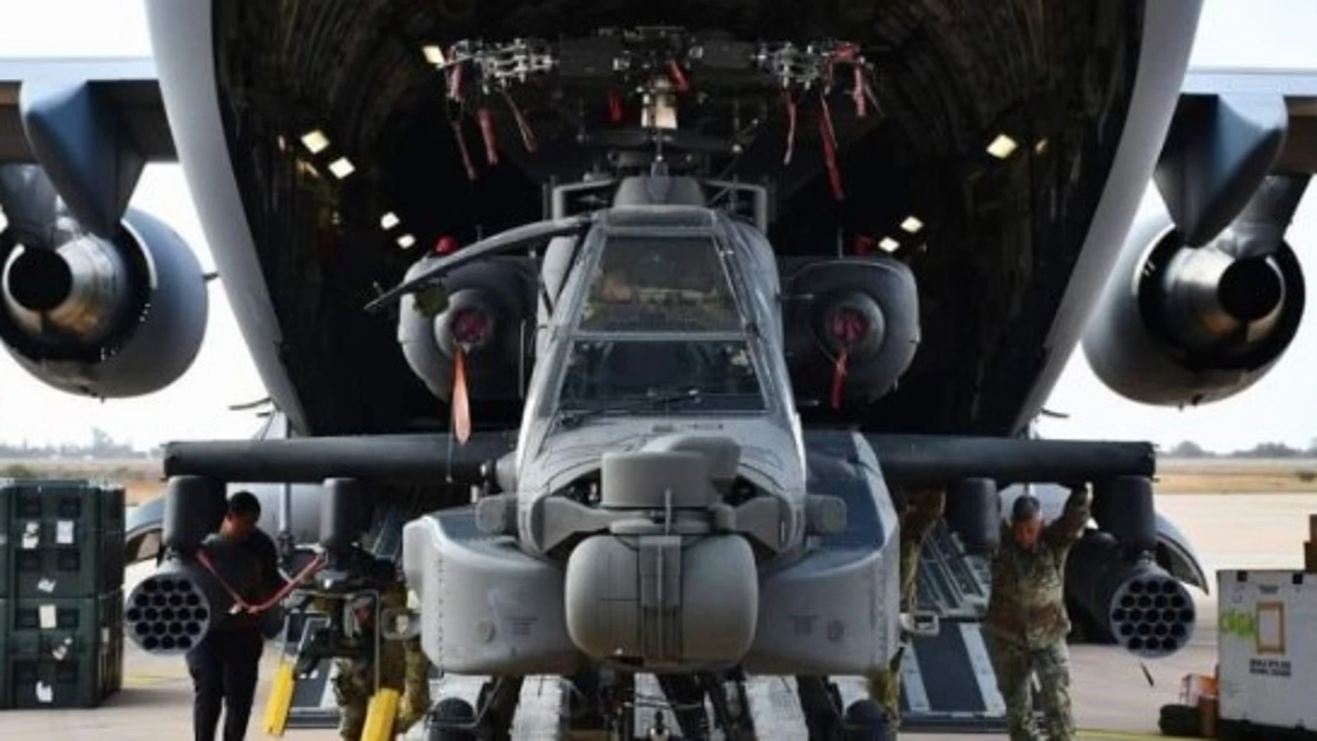 Desembarco de un "Apache" en Agadir