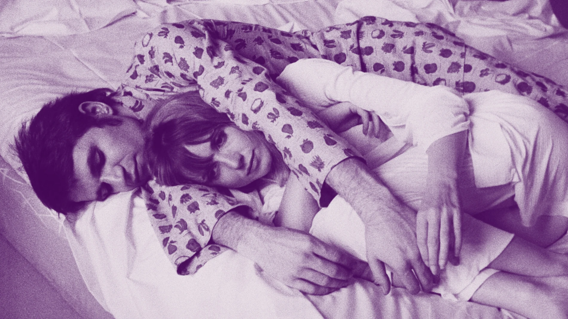 Kalfon y Ogier en una de las escenas más icónicas de «L’Amour fou», reestrenada en un ciclo dedicado al idilio entre la actriz y Rivette