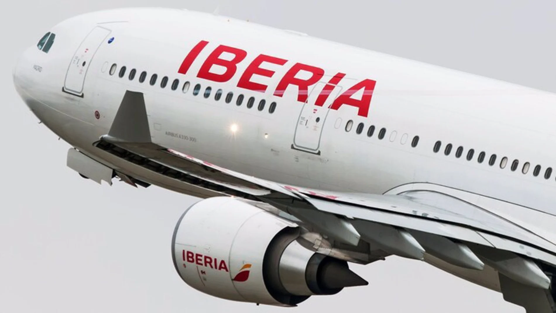 Economía.- Iberia dice que en su reunión con Milei se habló "solo de economía" y se suma a la CEOE para pedir moderación